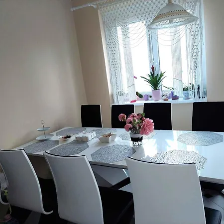 In Balatonlelle 54843 Nyaraló *