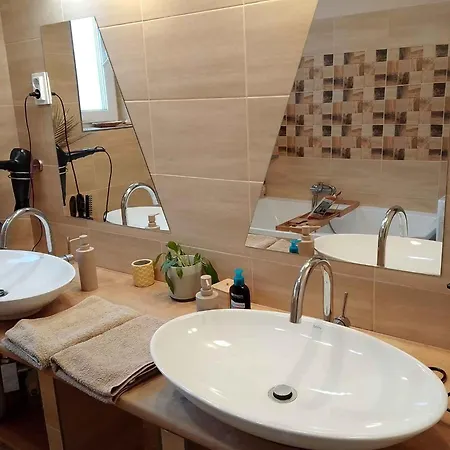 In Balatonlelle 54843 Balatonlelle