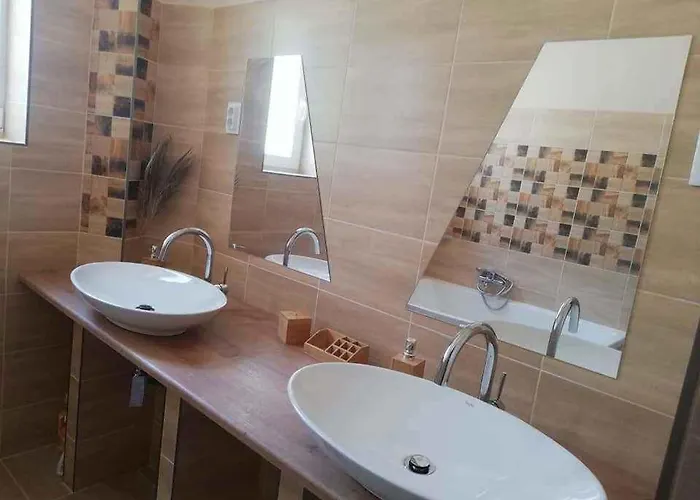 In 54843 בית נופש בלטונללה