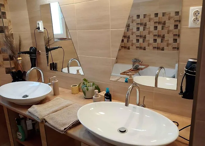 In Balatonlelle 54843 Balatonlelle